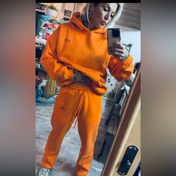 LOV sweatsuit - Picture 3 of 5